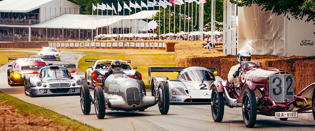 Mercedes-Benz Rennwagen aus unterschiedlichen Epochen