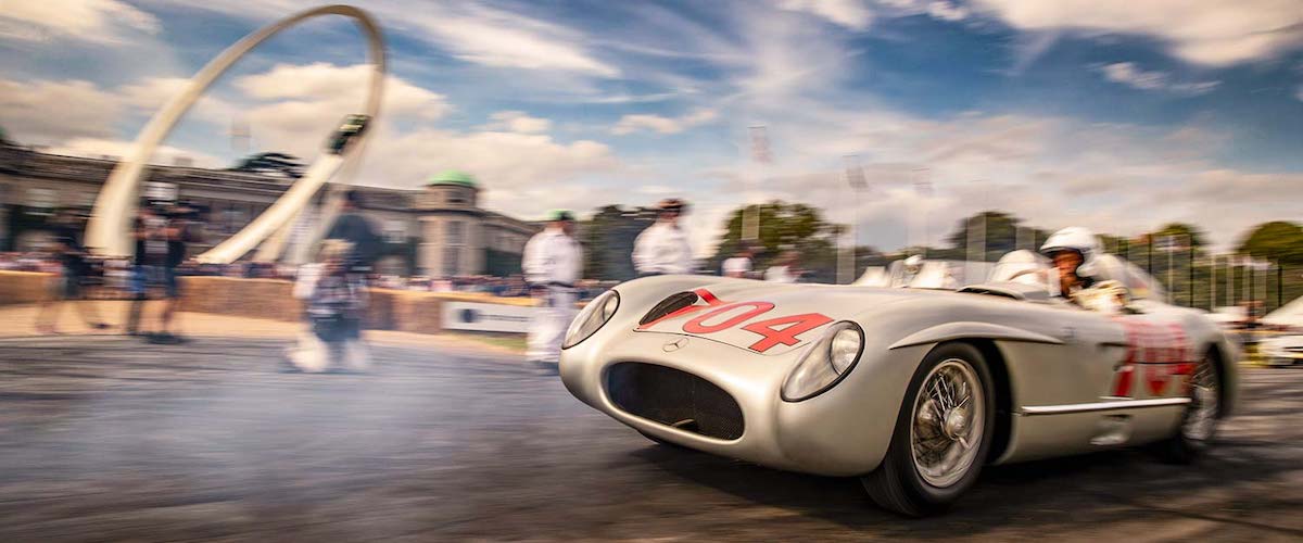 Mercedes-Benz 300 SLR in Mille-Miglia-Lackierung.