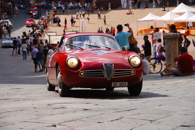 Alfa Romeo Giulietta Sprint crossing Siena's Piazza del Campo during the Gran Premio Nuvolari.